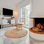 Relaxed Retreat With Pool بيت للعطل مانيلفا